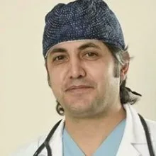 Op. Dr. İdris Elmas — Plastik Rekonstrüktif Ve Estetik Cerrahi, Erzurum. Portre fotoğrafı.
