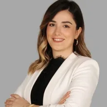 Psk. Dan. Gül Özdemir — Psikolojik Danışma ve Rehberlik, İstanbul. Portre fotoğrafı.