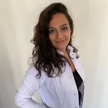 Dkt. Emine Kılıç Şimşek — Dil ve Konuşma Terapisi, Antalya. Portre fotoğrafı.