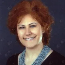Op. Dr. Emel Güler — Genel Cerrahi, İstanbul. Portre fotoğrafı.