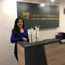 Uzm. Dt. Gül Fikirli Kaçmaz — Balıkesir. Portre fotoğrafı.