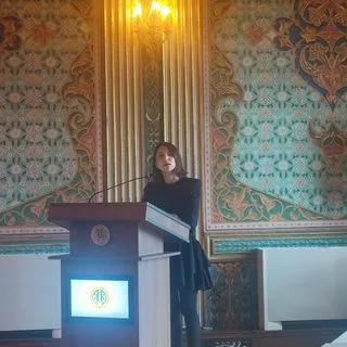 Uzm. Dr. Anna Abbasgholizadeh — Ataşehir, İstanbul. Portre fotoğrafı.