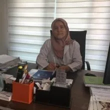 Uzm. Dr. Belkız Uyar Karakaya — Dermatoloji, Düzce. Portre fotoğrafı.