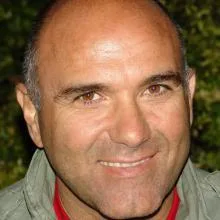 Uzm. Dr. Melih Ömür — Kulak Burun Boğaz, Şişli, İstanbul. Portre fotoğrafı.