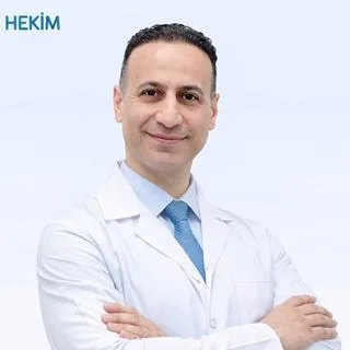 Prof. Dr. Mehmet Emin Şimşek — Ortopedi Ve Travmatoloji, Ankara. Portre fotoğrafı.