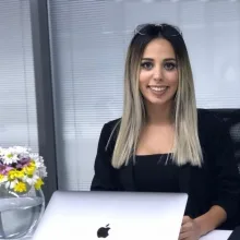 Dyt. Kübra Eroğlu — Diyetisyen. Portre fotoğrafı.
