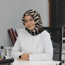 Dt. Songül Parlak Yıldız — Diş Hekimi, Sivas. Portre fotoğrafı.