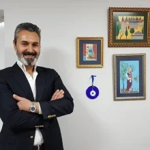 Op. Dr. Metin Arıcı — Plastik Rekonstrüktif Ve Estetik Cerrahi, Muğla. Portre fotoğrafı.