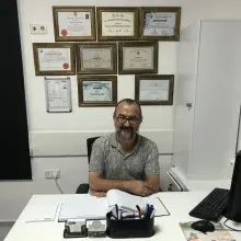 Op. Dr. Hanifi Can — Kulak Burun Boğaz, İstanbul. Portre fotoğrafı.