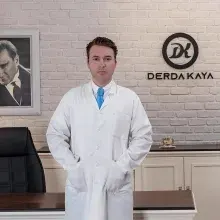 Uzm. Dr. Mustafa Derda Kaya — Antalya. Portre fotoğrafı.