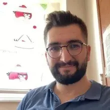 Uzm. Dr. Hakan Candan — Çocuk Sağlığı Ve Hastalıkları, Konya. Portre fotoğrafı.