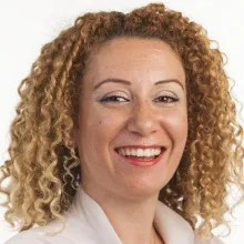Uzm. Dr. Kübra Batum — Nöroloji, Pendik, İstanbul. Portre fotoğrafı.