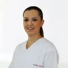 Dr. Dt. Ceylan Alioğlu Uludağ — Ortodonti, Beylikdüzü, İstanbul. Portre fotoğrafı.