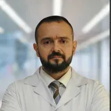Uzm. Dr. Erkan Avcı — Kardiyoloji, Bursa. Portre fotoğrafı.
