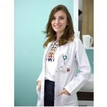 Dr. Dyt. Zeynep Ercan — Diyetisyen, Esenyurt, İstanbul. Portre fotoğrafı.