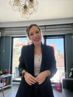 Psk. Melis Ağartan profilinde yer alan galeri fotoğrafı.