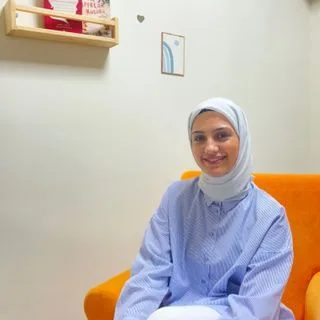 Erg. Büşra Efe — Ergoterapi, İstanbul. Portre fotoğrafı.