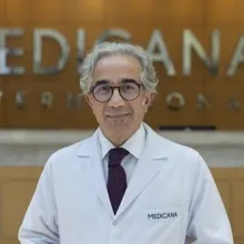 Doç. Dr. Sabri Tekin — Genel Cerrahi, Beylikdüzü, İstanbul. Portre fotoğrafı.