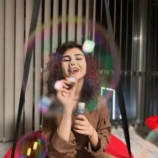 Dkt. Ezgi Şahinkaya — Dil ve Konuşma Terapisi, Kayseri. Portre fotoğrafı.