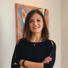 Dr. Öğr. Üyesi Gizem Köse — Diyetisyen, İstanbul. Portre fotoğrafı.