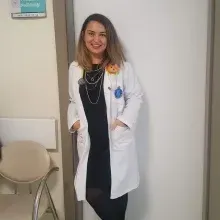 Uzm. Dr. Nur Şenocak — Çocuk Sağlığı Ve Hastalıkları, Ankara. Portre fotoğrafı.