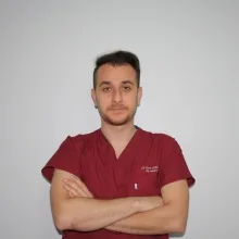 Dt. Emre Atalay — Diş Hekimi, Amasya. Portre fotoğrafı.