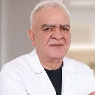 Uzm. Dr. Mehmet Cenap Bozatlı — Göğüs Hastalıkları, Karabük. Portre fotoğrafı.