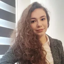 Psk. Dilara Şakar — Psikoloji. Portre fotoğrafı.