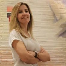 Prof. Dr. Emel Güngör — Dermatoloji, İstanbul. Portre fotoğrafı.