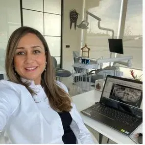 Dr. Dt. Vuslat Çiçek Arı profilinde yer alan galeri fotoğrafı.