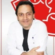 Uzm. Dr. Halil Erdal Özbek — Radyoloji, Ümraniye, İstanbul. Portre fotoğrafı.
