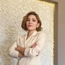 Psk. Fatma İrem Şerbetcioğlu — Psikoloji, Antalya. Portre fotoğrafı.