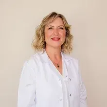 Uzm. Dr. Ayşe Nurdan Barça — Radyoloji, Ankara. Portre fotoğrafı.