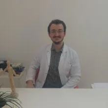 Fzt. Koray Eminel — Fizyoterapi Ve Rehabilitasyon, Balıkesir. Portre fotoğrafı.