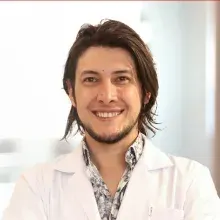 Uzm. Dr. Hakan Arslan — Dermatoloji, Keçiören, Ankara. Portre fotoğrafı.