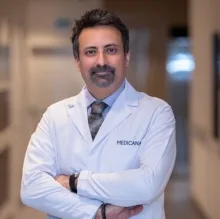 Prof. Dr. Atilla Yılmaz — Beyin Ve Sinir Cerrahisi, Ataşehir, İstanbul. Portre fotoğrafı.