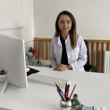Dt. Burcu Keskin Yılmaz — Diş Hekimi, Selçuklu, Konya. Portre fotoğrafı.