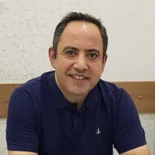Op. Dr. Kamil Değer Devecioğlu — Çocuk Cerrahisi, İstanbul. Portre fotoğrafı.