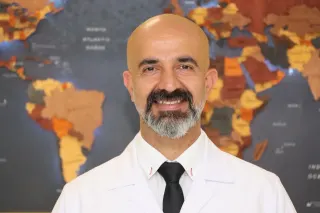 Op. Dr. Emre Hekimoğlu profilinde yer alan galeri fotoğrafı.