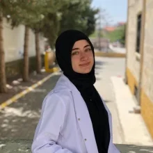 Dkt. Hatice Akdeniz — Dil ve Konuşma Terapisi, Nevşehir. Portre fotoğrafı.