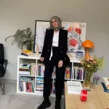 Kl. Psk. Seda Doğmazer — Psikoloji, İstanbul. Portre fotoğrafı.
