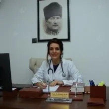 Uzm. Dr. Binnaz Ataş. Portre fotoğrafı.
