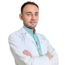 Uzm. Dr. Yusuf Kelleci — Dermatoloji, Üsküdar, İstanbul. Portre fotoğrafı.