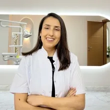 Dt. Havva Yaman — Diş Hekimi, Antalya. Portre fotoğrafı.