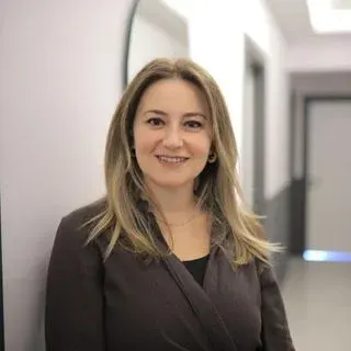 Uzm. Psk. Elif Ulutaş — Psikoloji, Bursa. Portre fotoğrafı.