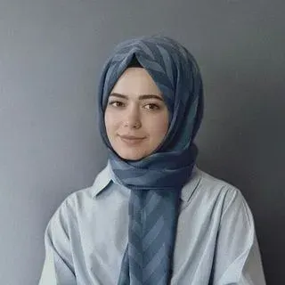 Psk. Dan. Beyza Özcan — Psikolojik Danışma ve Rehberlik, Konya. Portre fotoğrafı.