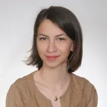 Uzm. Psk. Çağla Kav Doğançay — Psikoloji, Kocaeli. Portre fotoğrafı.
