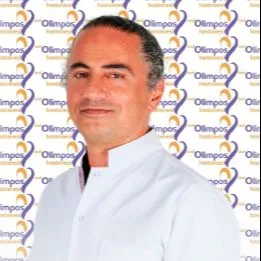 Uzm. Dr. Nevzat Gültekin — Göz Hastalıkları, Konyaaltı, Antalya. Portre fotoğrafı.