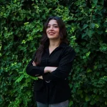 Dua Sarı — Çocuk Gelişimi. Portre fotoğrafı.