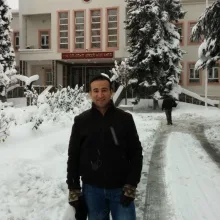 Uzm. Dr. Gazi Yozgatlı — Nöroloji, Eskişehir. Portre fotoğrafı.